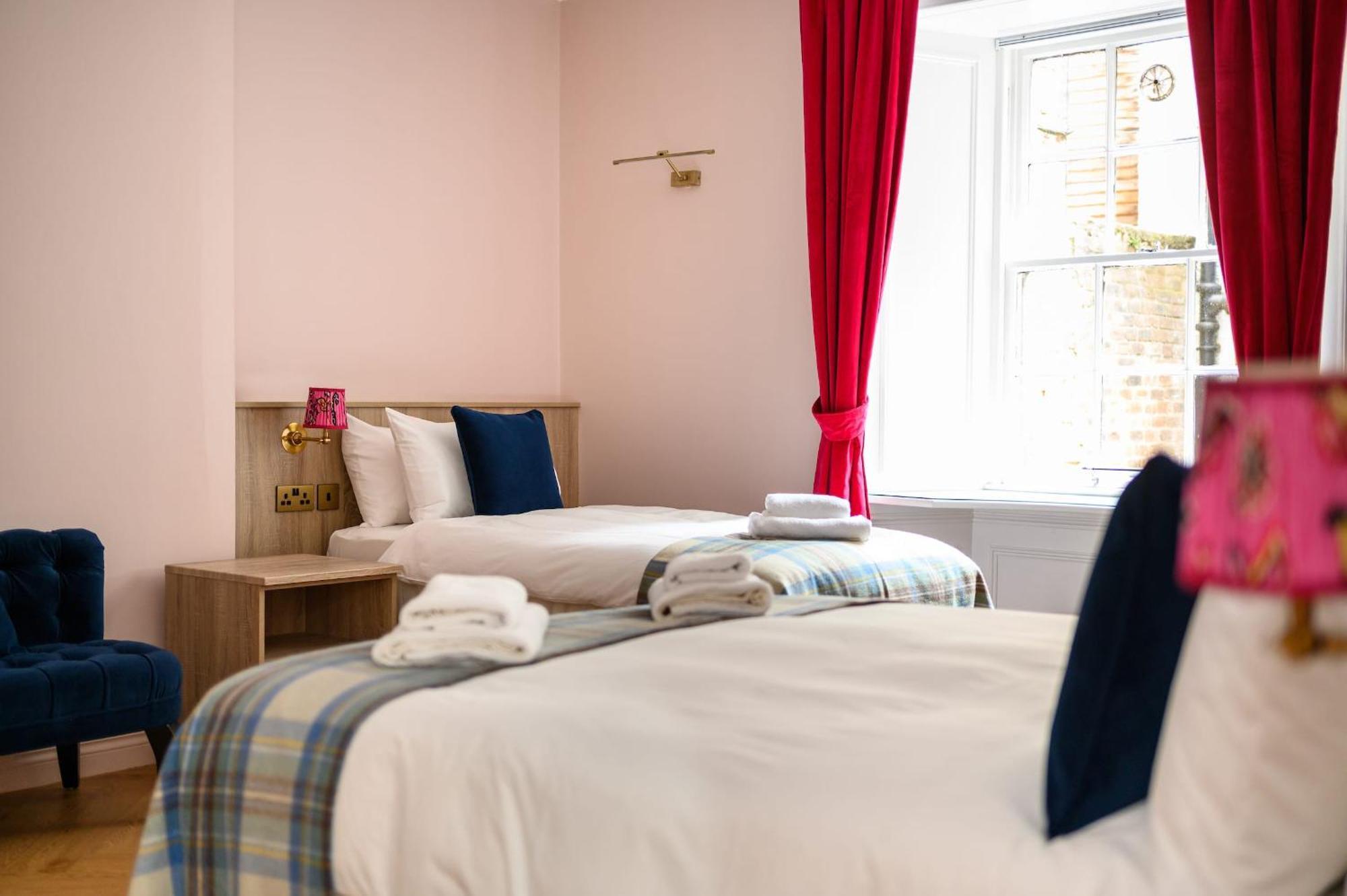 אדינבורו Queen Charlotte Guesthouse מראה חיצוני תמונה