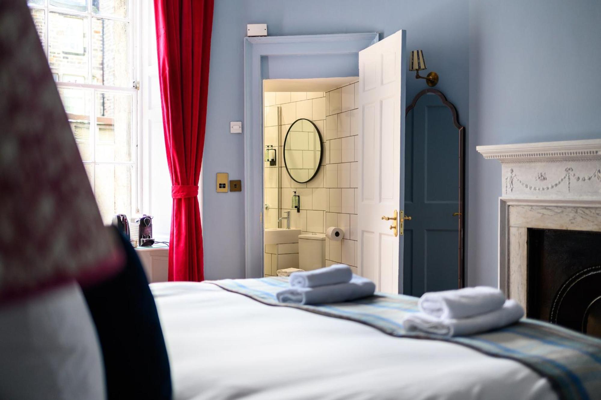 אדינבורו Queen Charlotte Guesthouse מראה חיצוני תמונה